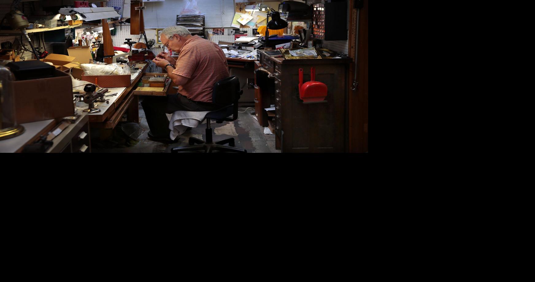 With no one left to run the shop, a St. Louis clockmaster calls it quits