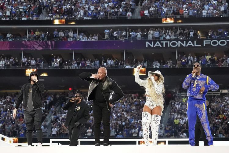 Photos: Hip-pop took center stage at Super Bowl LVI halftime show - Los  Angeles Times