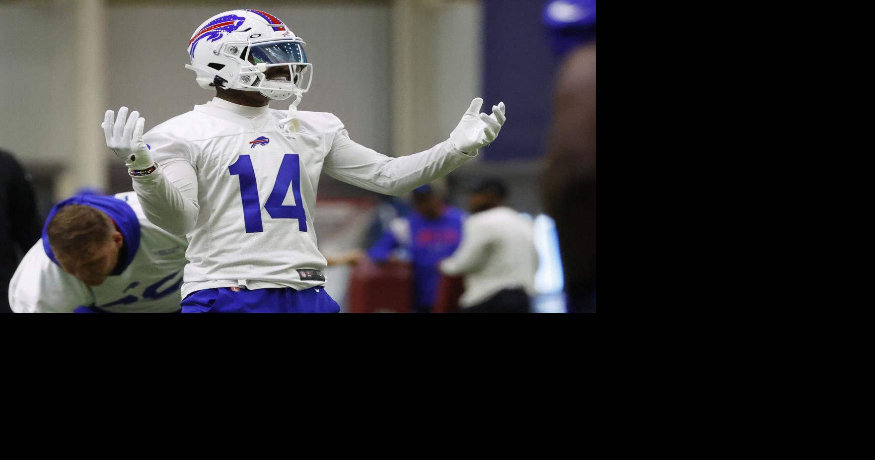 Diggs returns to Bills' practice