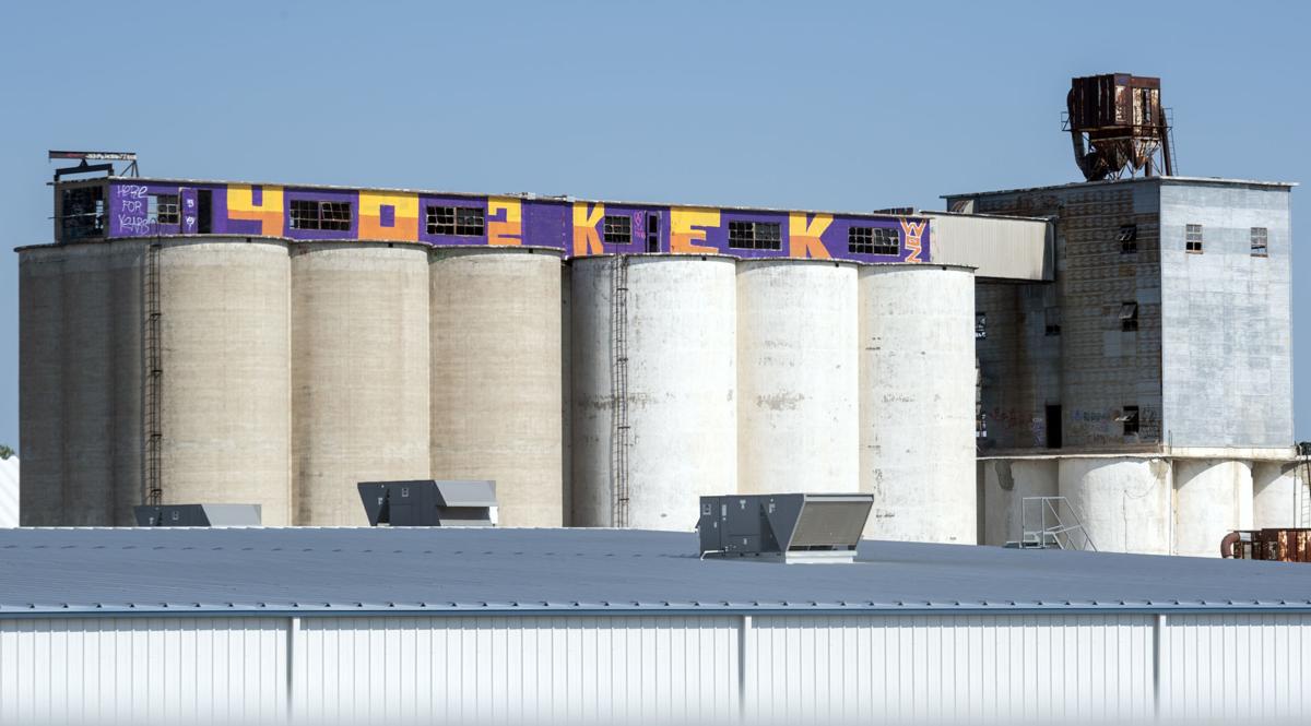 Grain elevator graffiti, 6.23