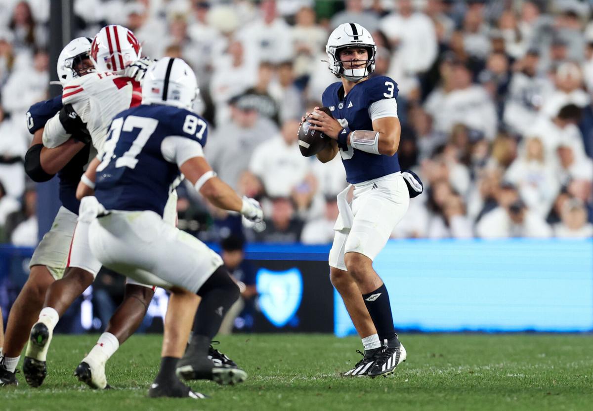 NCAA Football: Wisconsin at Penn State