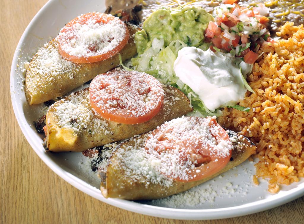 La Cabana Picks Up Where La Mexicana Left Off Dining Journalstar Com