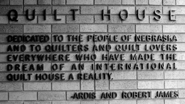 Quilt House plaque