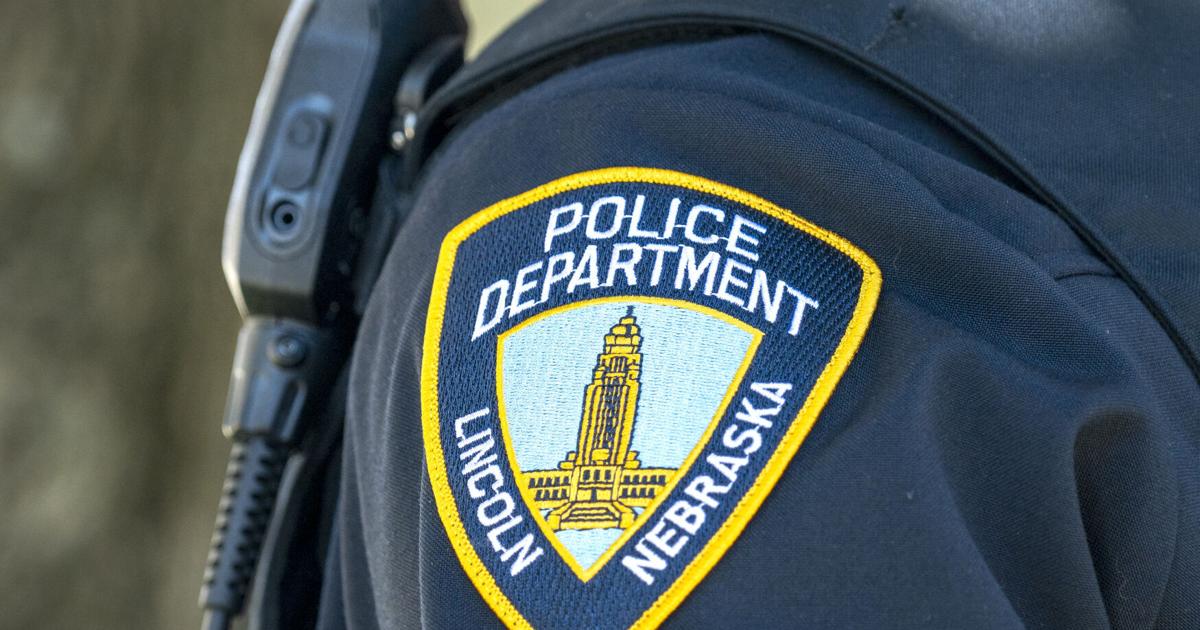 Motorcyclist collides with wooden block on Nebraska Parkway
