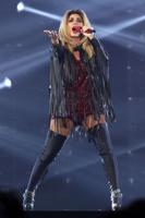 Shania Twain to continue to 'Rock the Country'