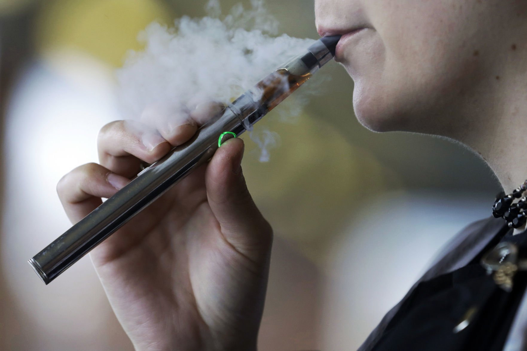 Lincoln City Council bans vaping inside workplaces public spaces