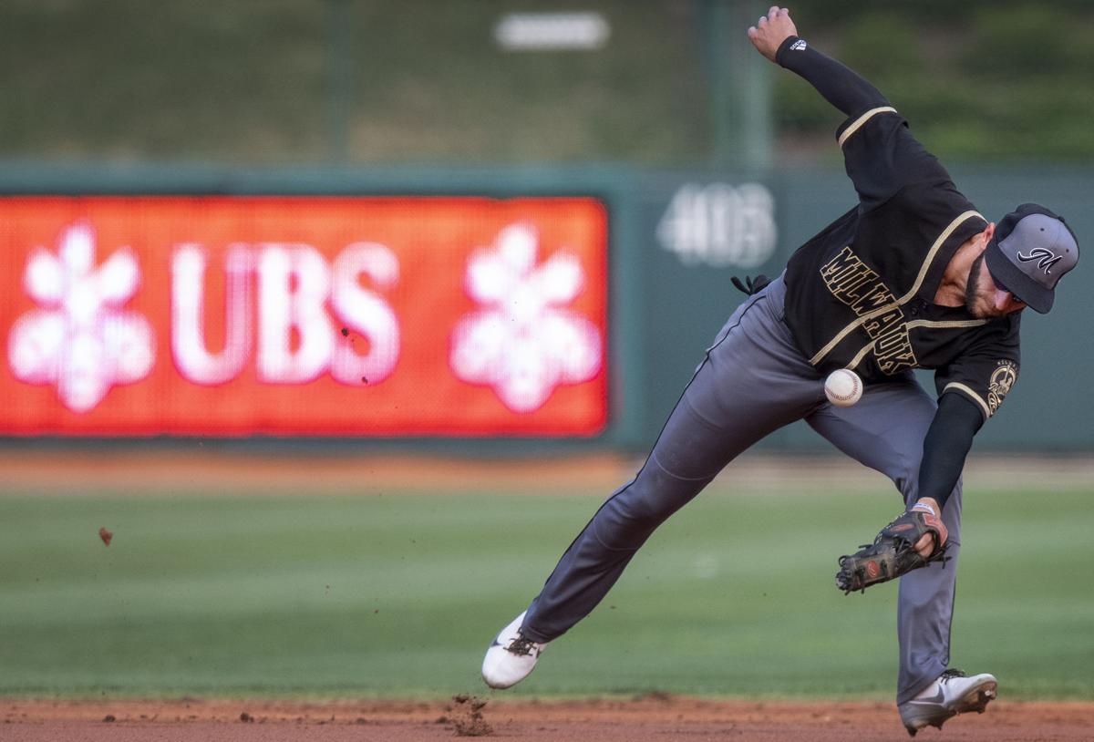 Milwaukee Brewers: Jon Singleton Delivers Clutch Postseason At-Bat, His  Wife Speaks Out Afterwards