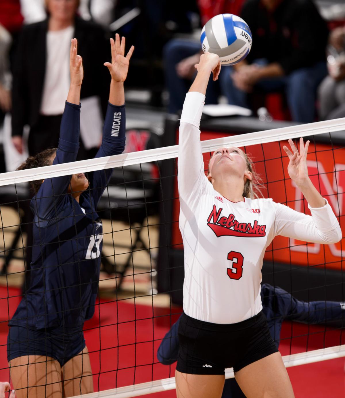 Photos NCAA volleyball, Nebraska makes quick work of New Hampshire