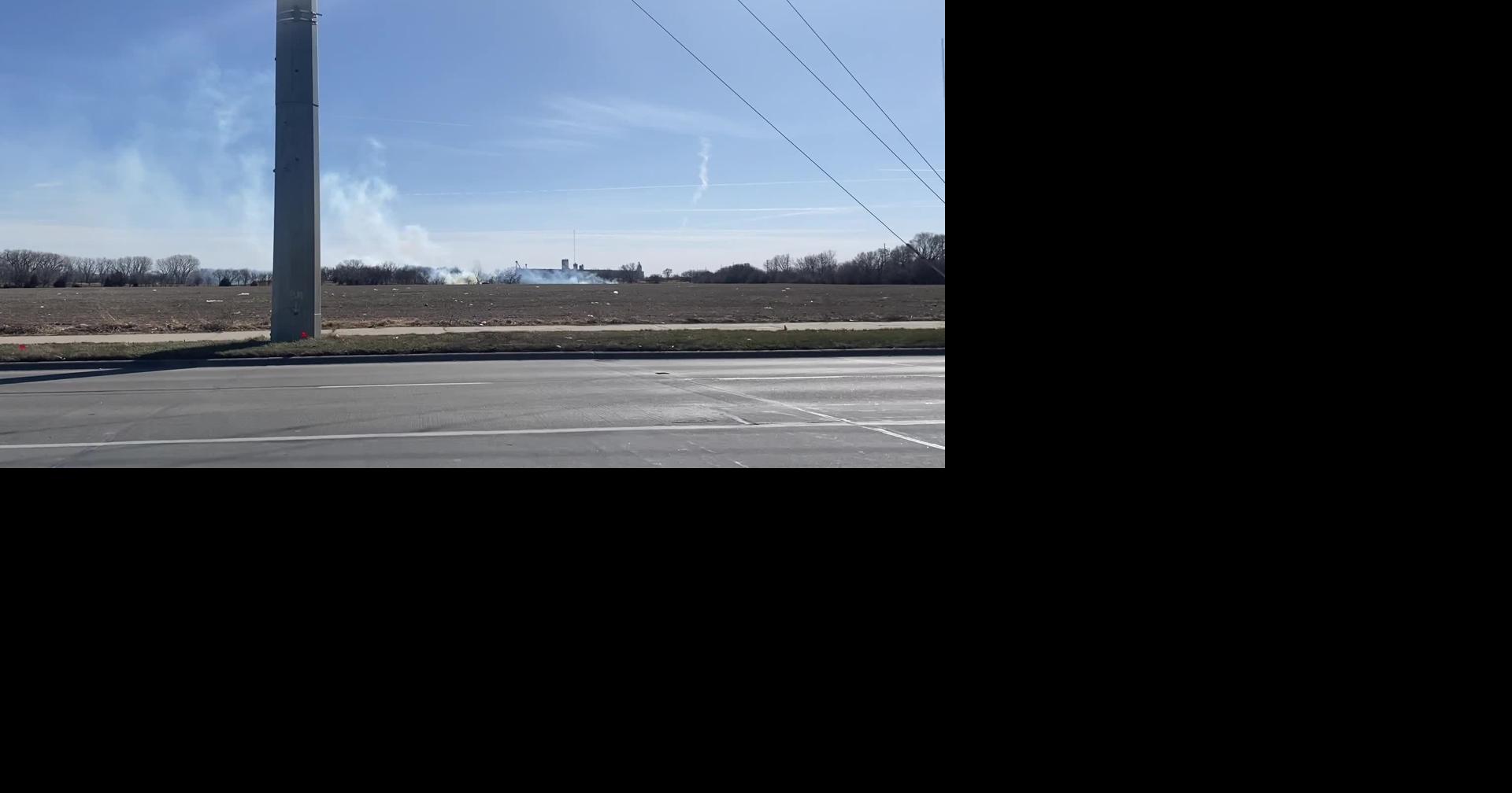 Grass fire burns in north Lincoln