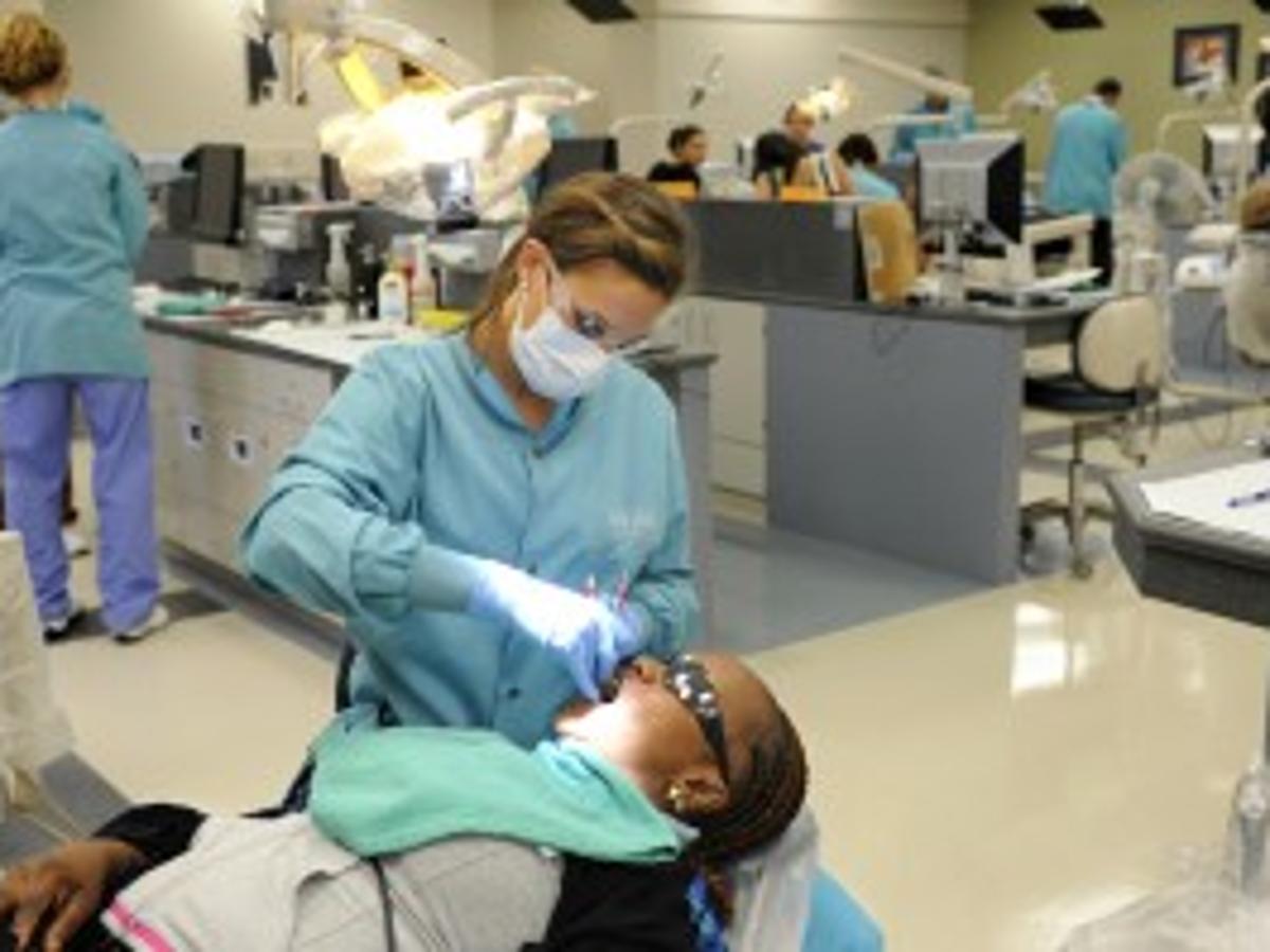 Students Learn Patients Find Relief In Free Dental Clinic Education Journalstarcom