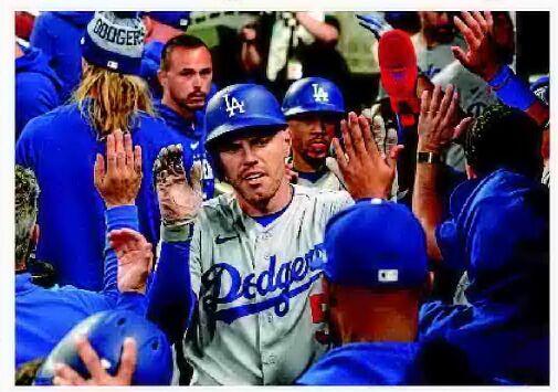 Freddie Freeman, J.D. Martinez homers lift Dodgers over Braves - Los  Angeles Times