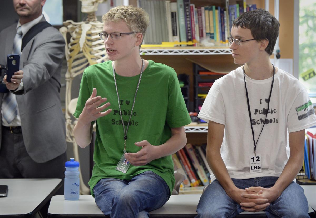 Zoo school students