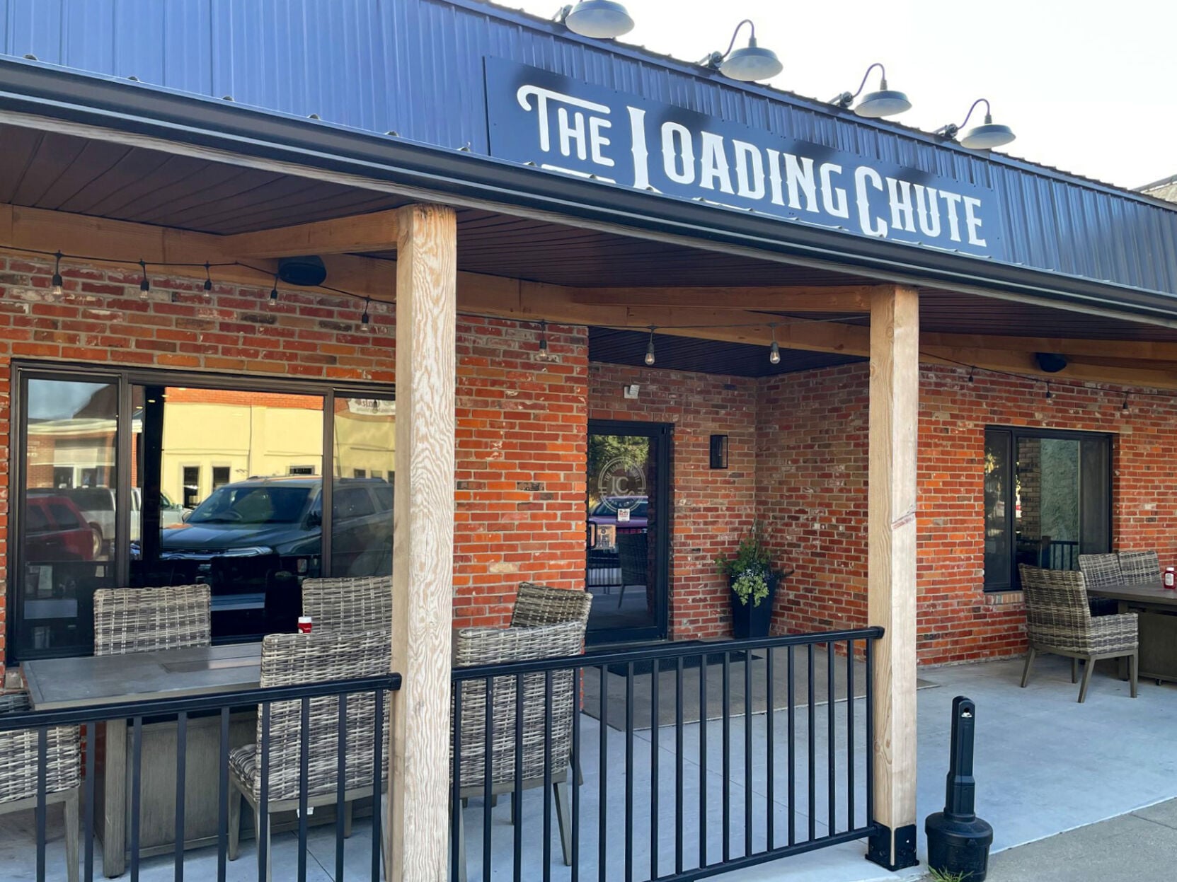 The Loading Chute, 6.18