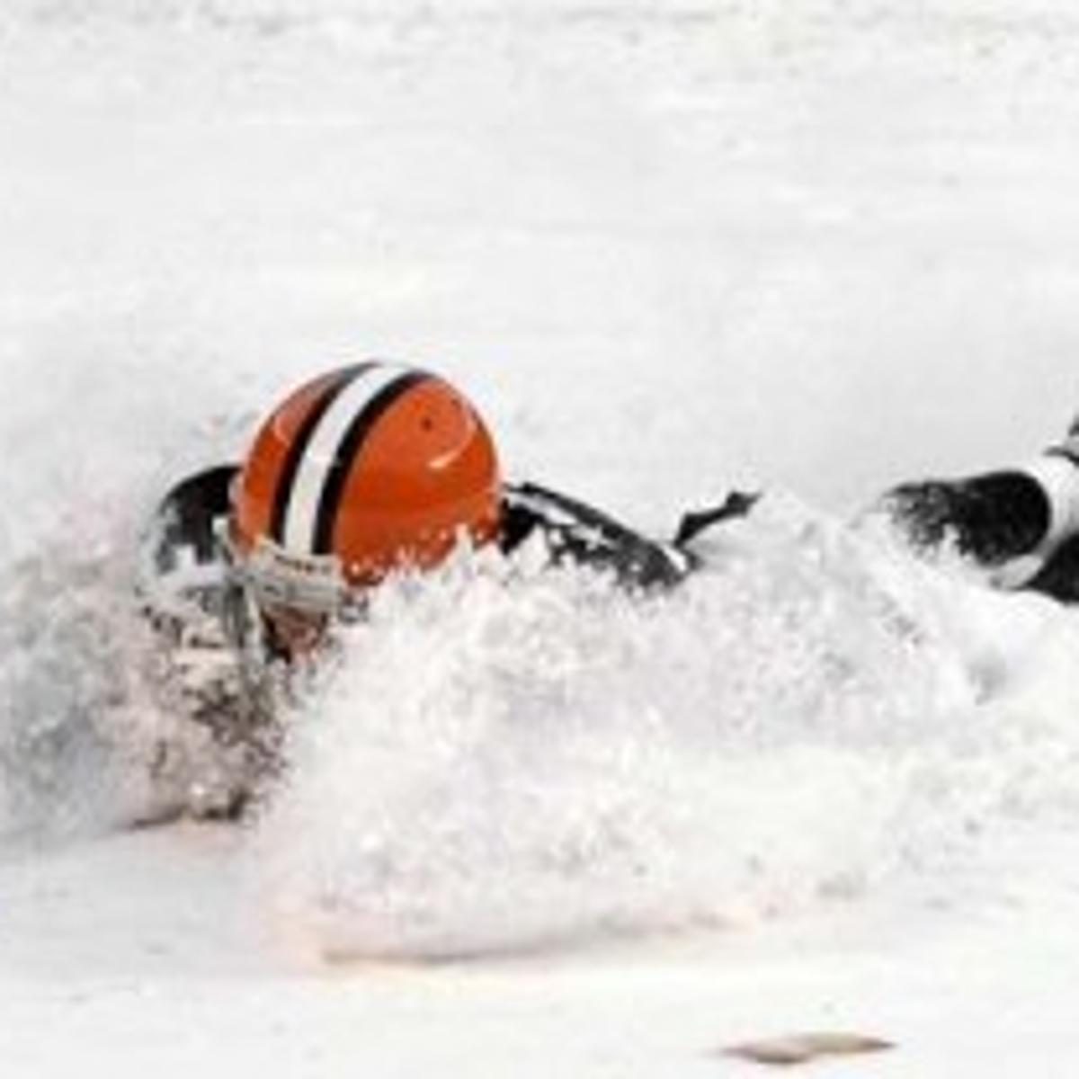 Lewis Plows For 163 Yards As Browns Beat Bills Sports Journalstar Com Lewis Plows For 163 Yards As Browns Beat Bills Sports Journalstar Com