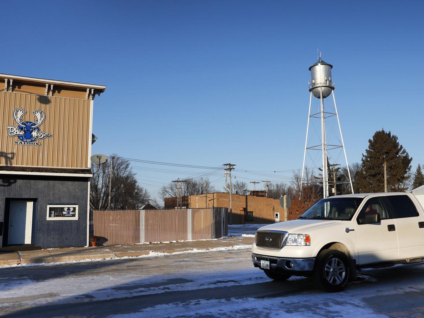 Rural Residents Pool Cash To Save Last Bars Gathering Sites Nebraska News Journalstar Com Blue Moose Iowa City Calendar