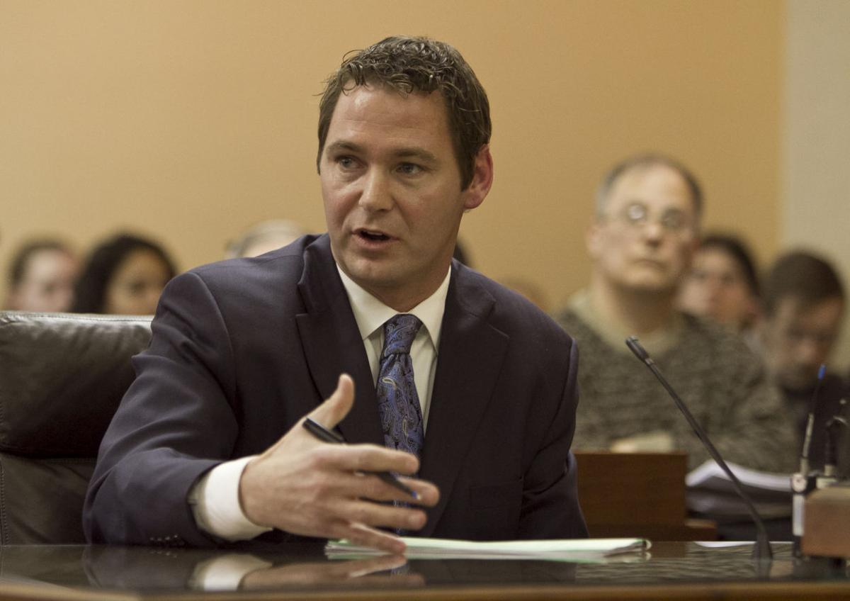 'How blind can it be?' Some question Auditor Janssen's logic on state