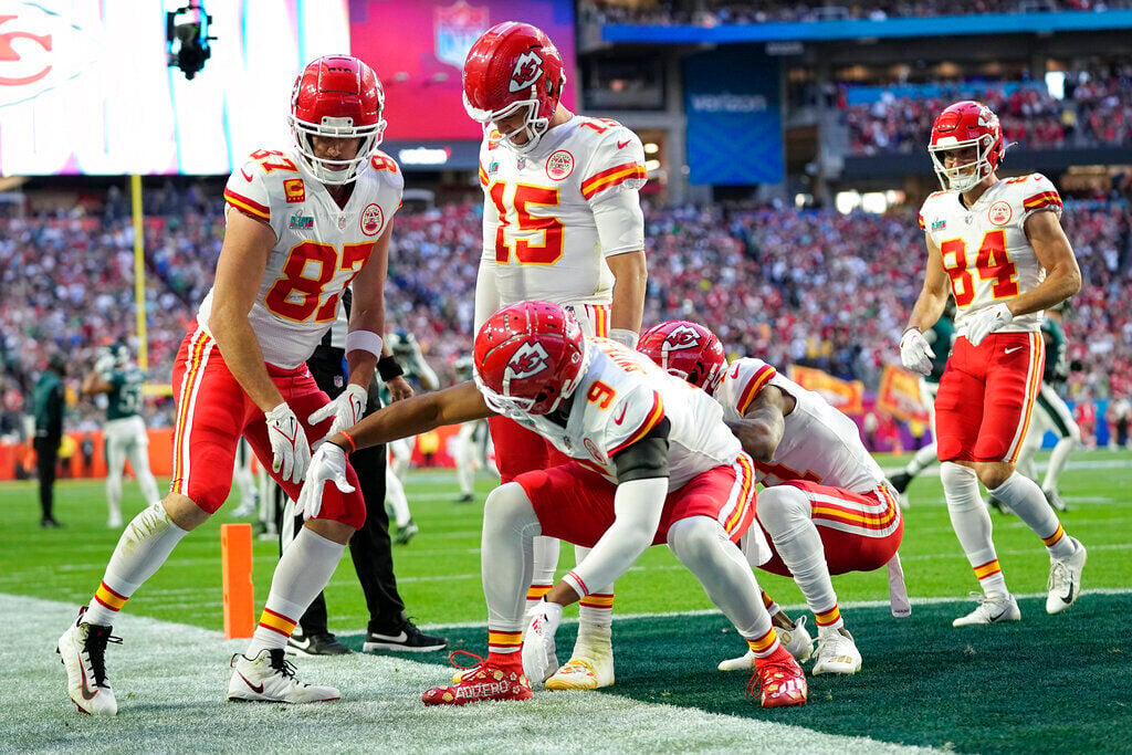 49ers player kicks game winner with cleats from Lancaster store