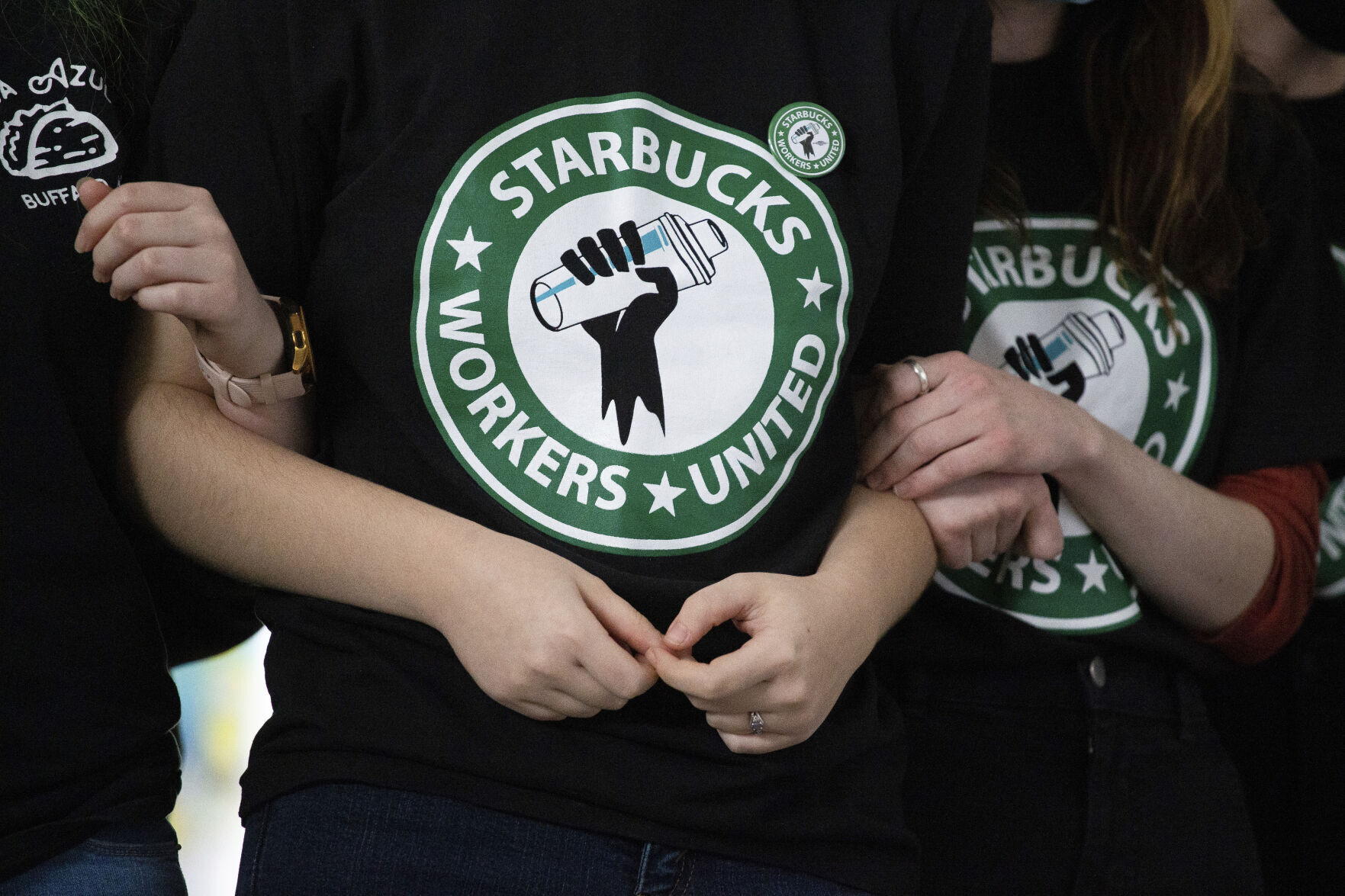 Lincoln Starbucks on strike during Red Cup Giveaway Day