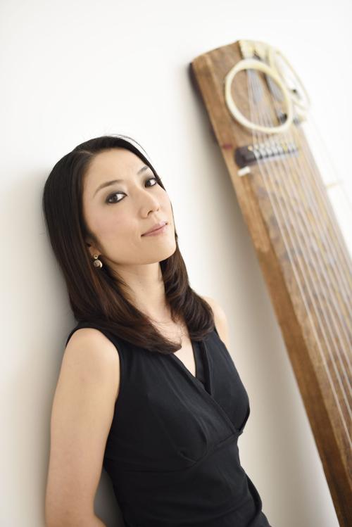 Yumi Kurosawa with the koto