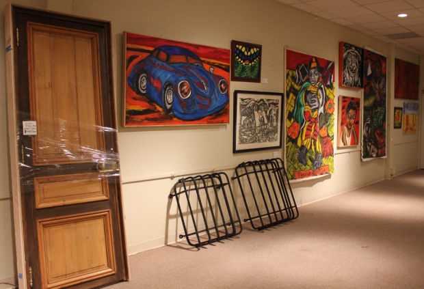Furniture and art (horizontal)