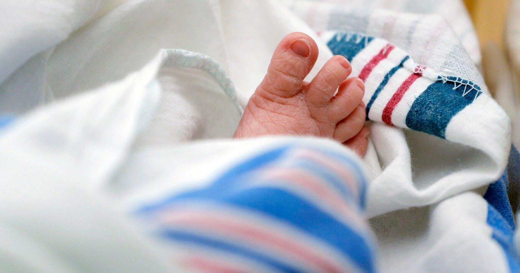 A newborn girl was retrieved from a 'Baby Box' at a firehouse, the first in Missouri - Vimarsana News