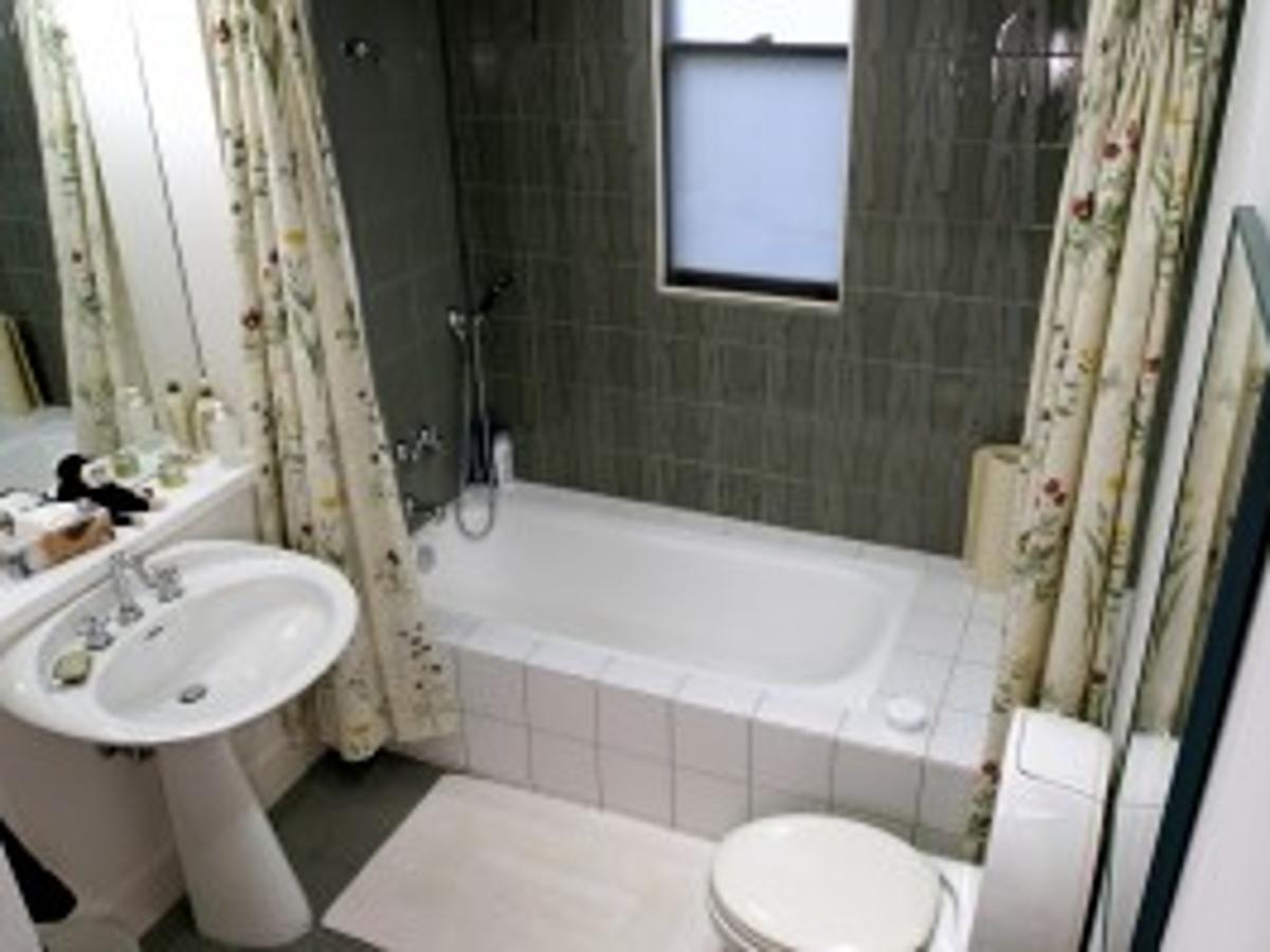 Divine Design Washed Out Bathroom Gets Ready For Guests Home Garden Journalstar Com