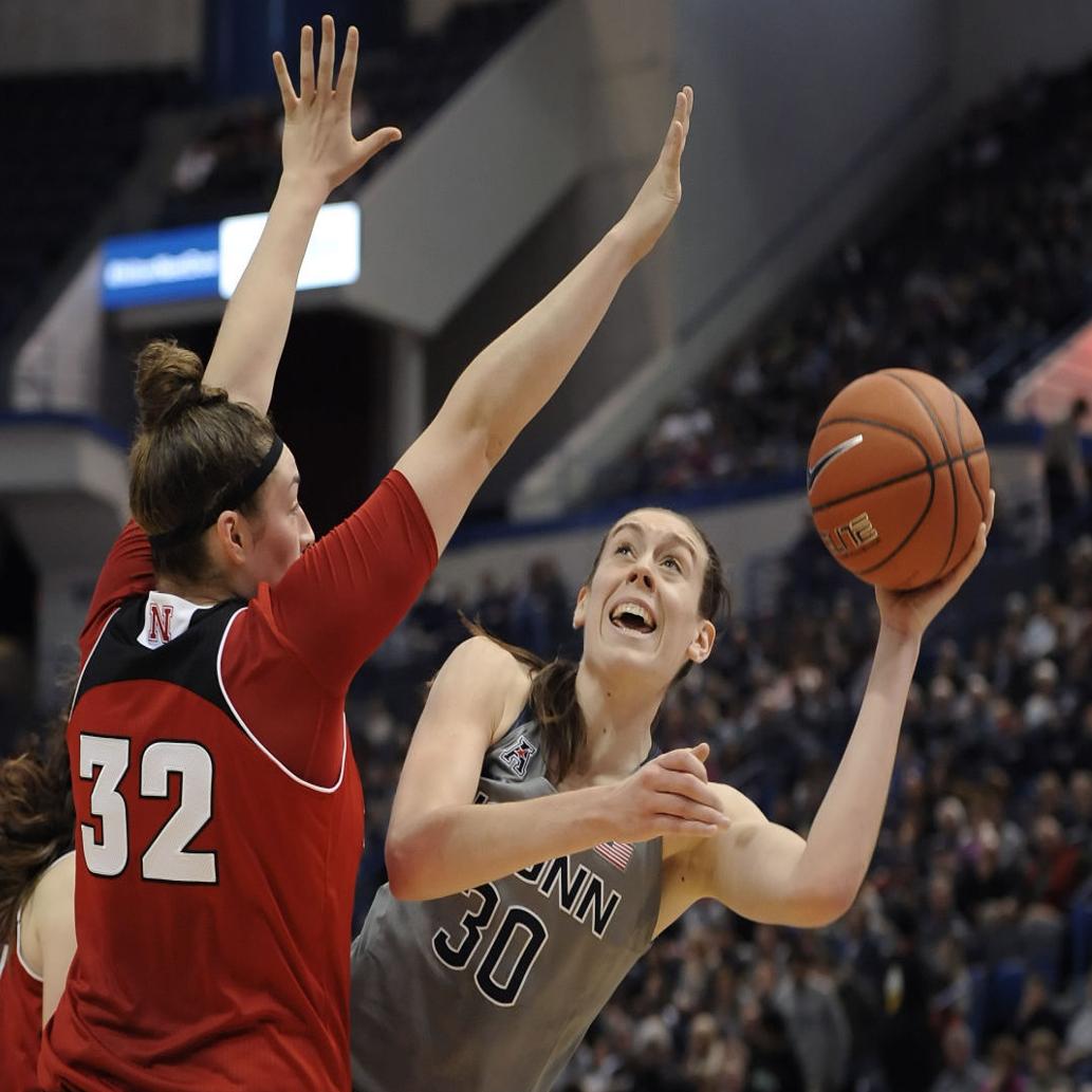 Women S Basketball After Good Start Huskers Lose Big At No 1