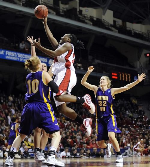 Nu Women Crush Northern Iowa Advance In Ncaa Tournament Women S