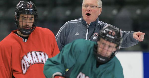 Blais stepping down as UNO hockey coach