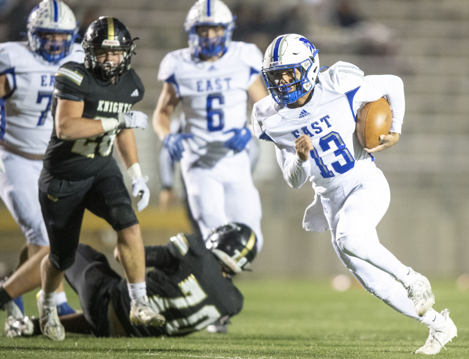Jeter Worthley’s rushing performance propels Lincoln East to playoff victory