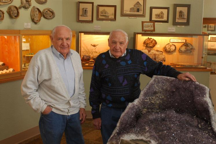 Ogallala loses its Kenfield twins; their Petrified Wood and Art Gallery remains for all