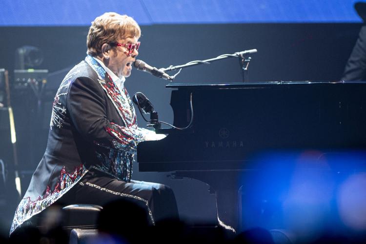 Elton John concert, 3.27