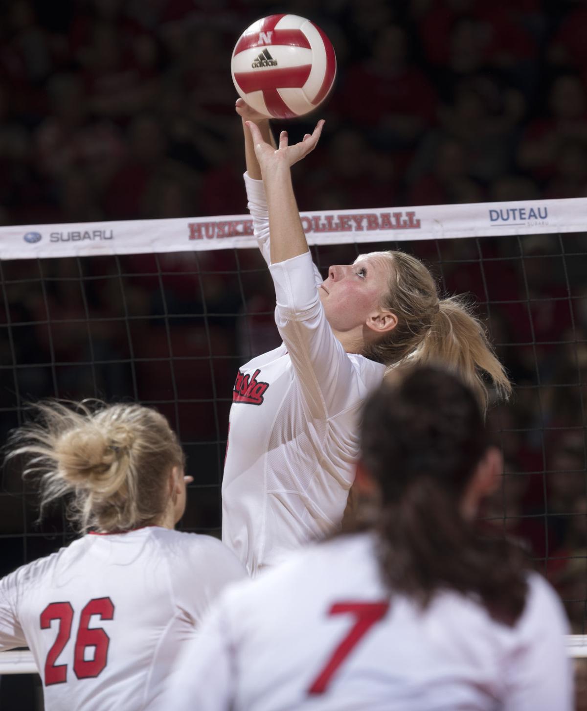 Photos Nebraska sweeps past Northwestern Volleyball