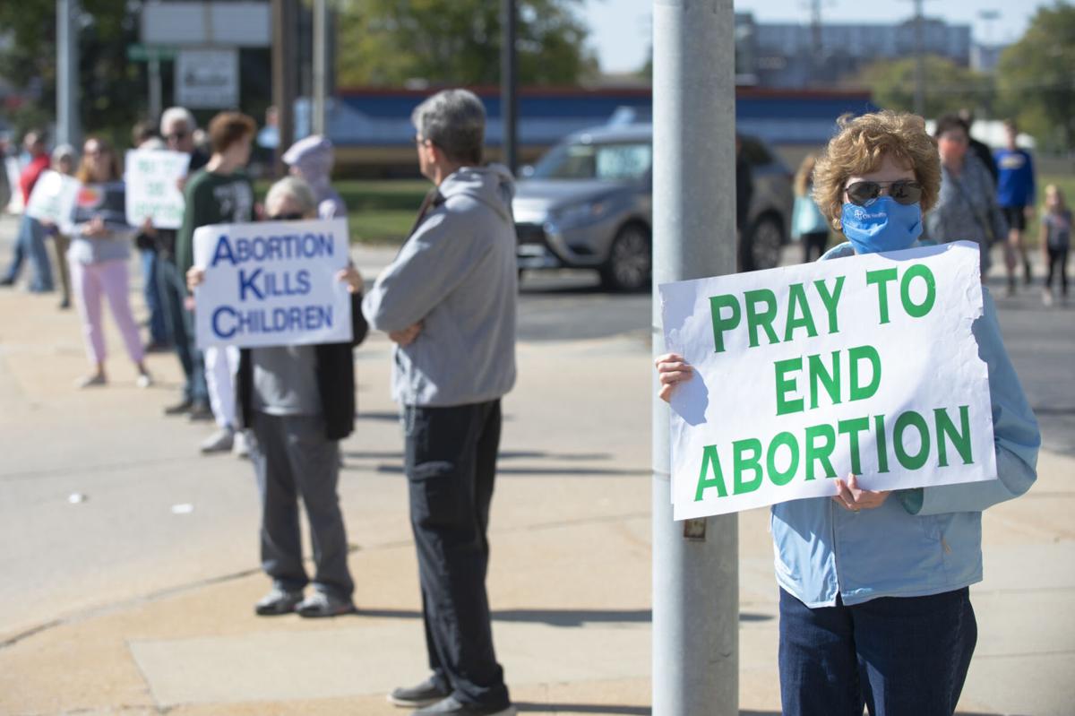 Life Chain Participants Voice Support For Supreme Court Nominee Amy Coney Barrett Local Journalstar Com