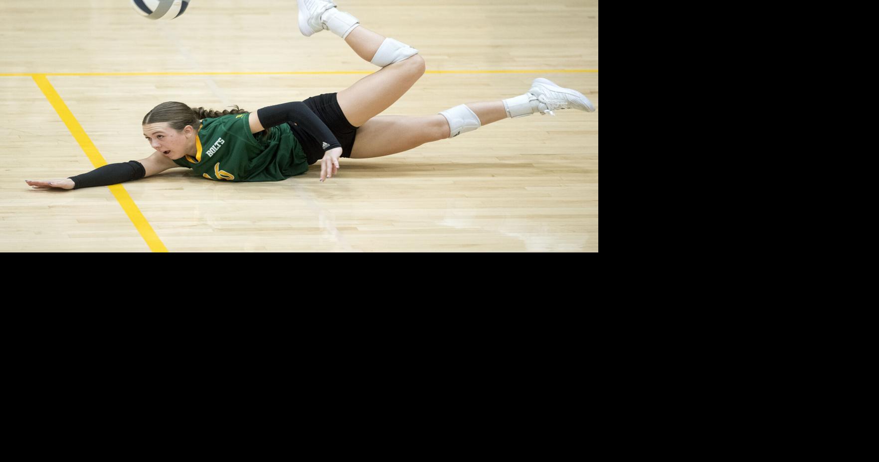 Photos Fremont, Lincoln Pius X play Class A volleyball match, Oct. 3