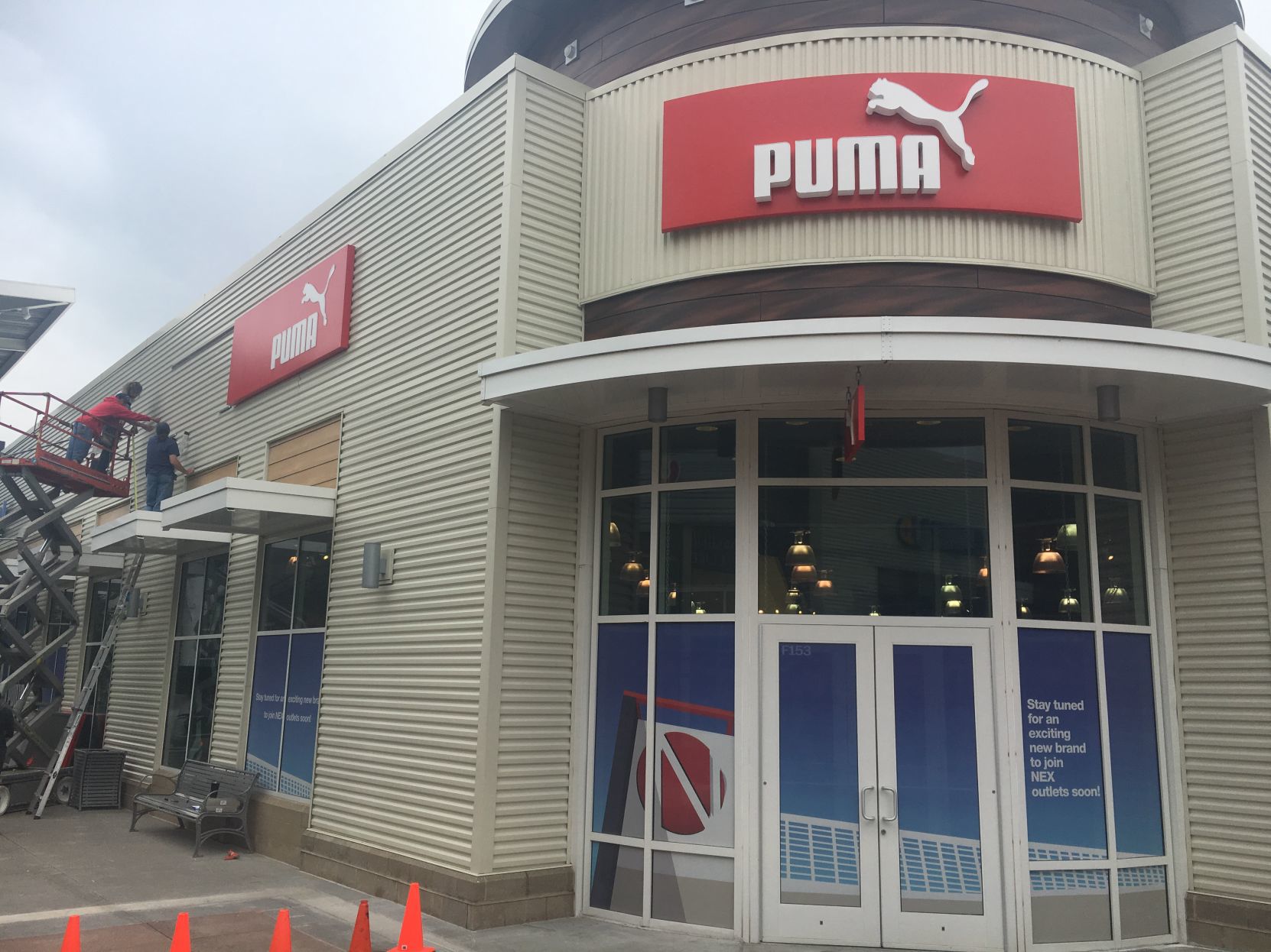puma store outlet mall