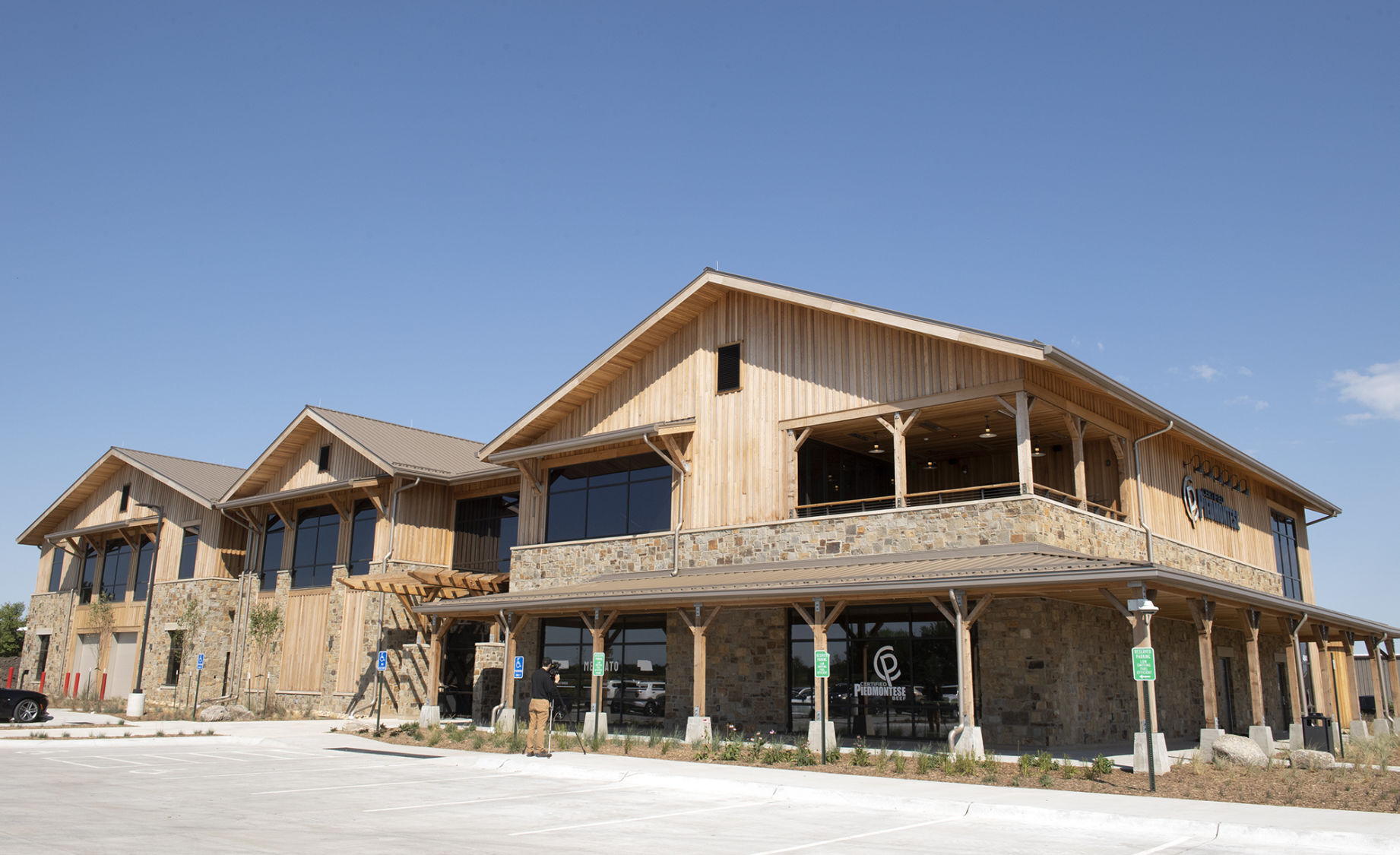 Great Plains Beef opens retail shop restaurant in northeast Lincoln