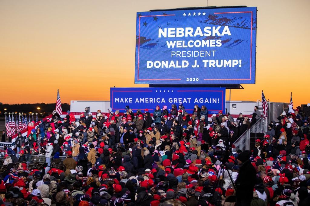 Photos President Donald Trump Makes Campaign Stop In Omaha Nebraska News Journalstar Com