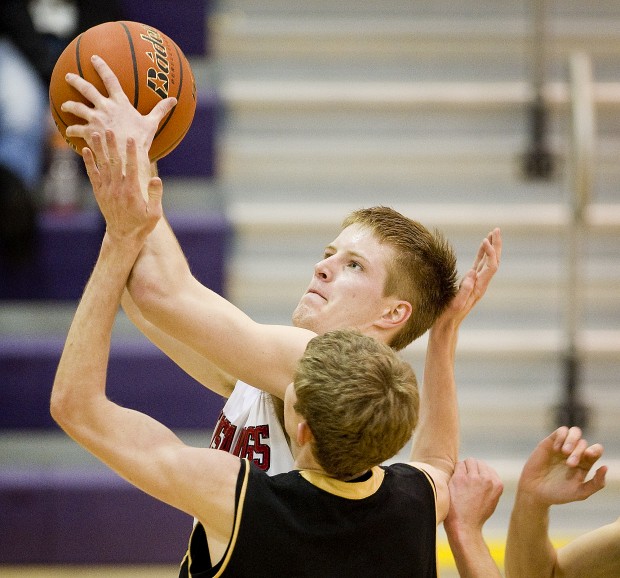 David City, Sutton take different paths to SNC boys finals