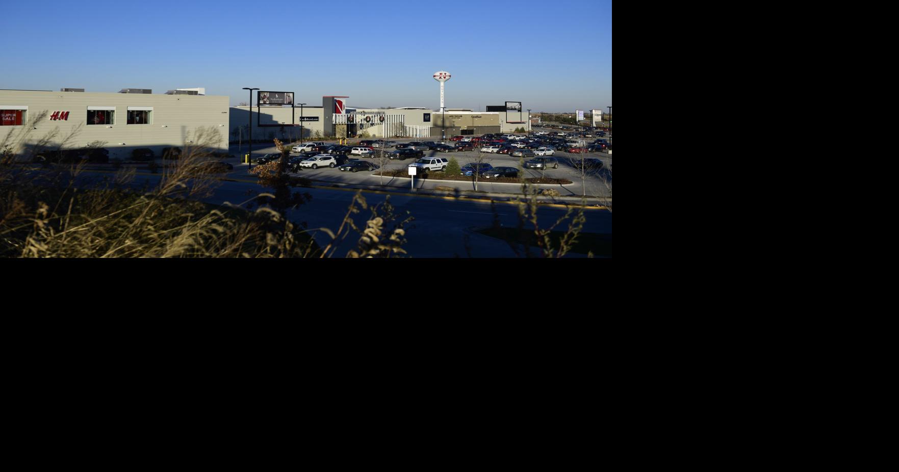 Photos Nebraska Crossing Outlets