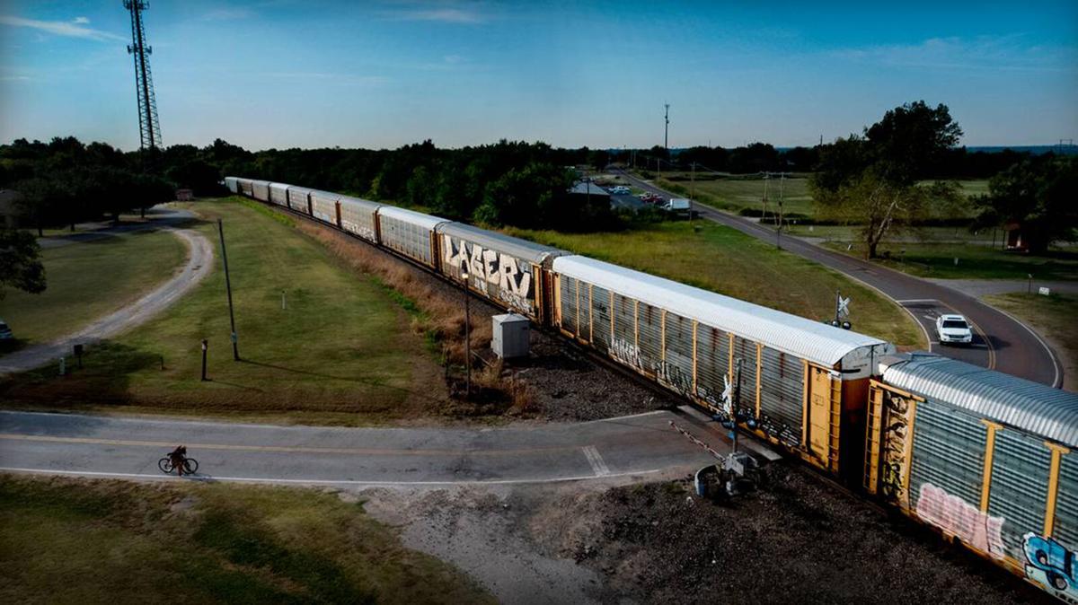 BIZ-RAIL-CROSSINGS-STATEGOV-KC