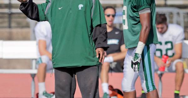 Riley finalizes staff with WR coach from Tulane