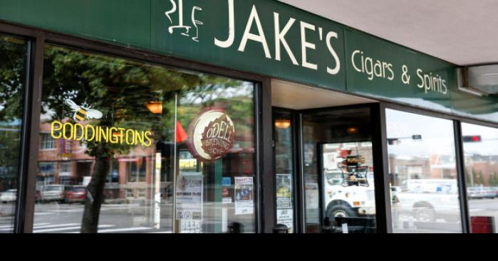 Smoking In Cigar Bars Tobacco Outlets Ruled Unconstitutional
