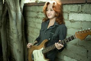 Bonnie Raitt says the secret to longevity is being willing to 'prove yourself every night'