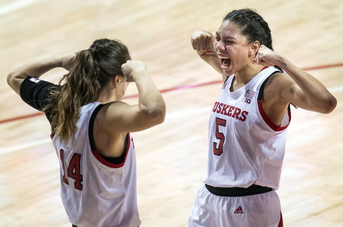 Huskers Celebrate Seniors With Best First Half Of Season Rout Illini Women S Basketball Journalstar Com