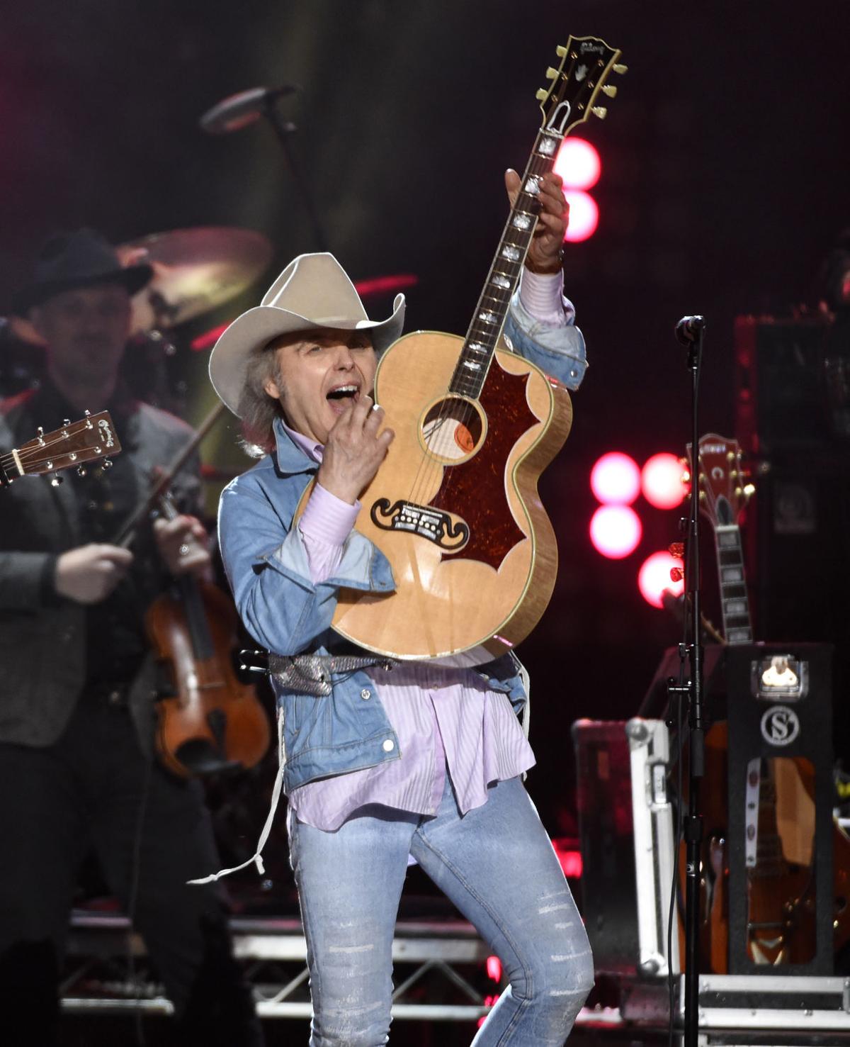 Dwight Yoakam coming to Lincoln