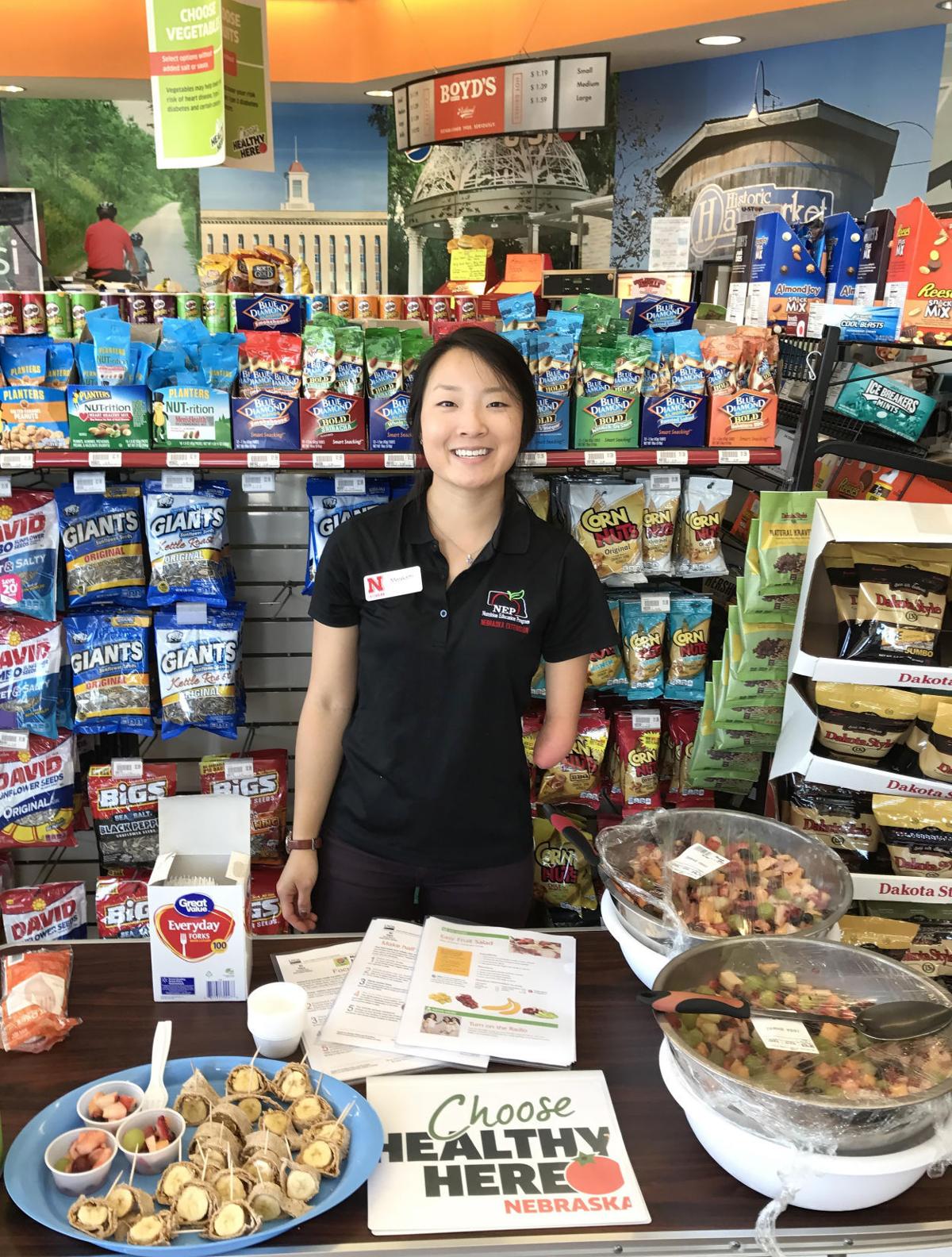 Pilot Program Allows Lincoln Convenience Store Food Shoppers To Find Healthy Choices Health And Fitness Journalstar Com