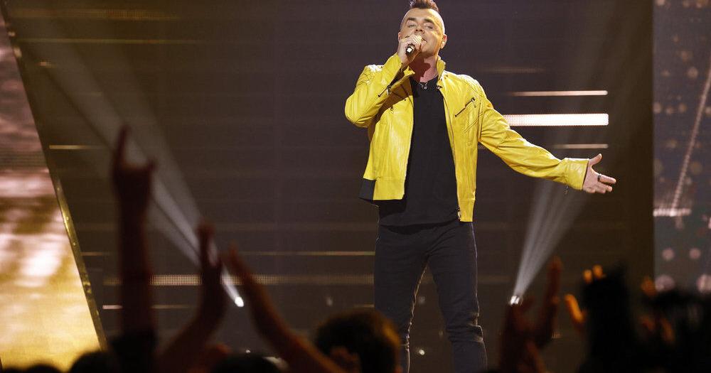 Lincoln's Bryan Olesen looks to sing way to title on 'The Voice' - Vimarsana News