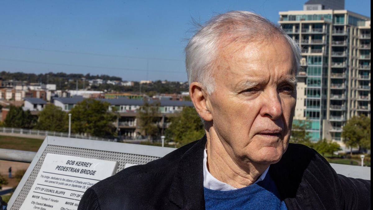 Navy honors Lincoln native, Nebraska politician Bob Kerrey