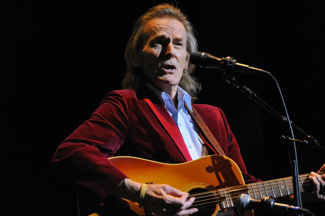 At 77, Gordon Lightfoot still on the road, singing his enduring songs